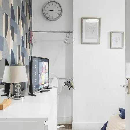 Spacious One Bedroom Private Flat In Brixton +Wifi London Exterior photo