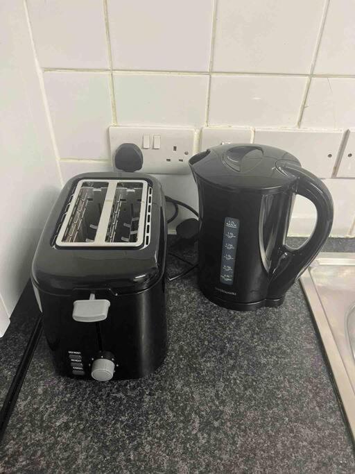 Apartment Spacious One Bedroom Private Flat In Brixton +wifi