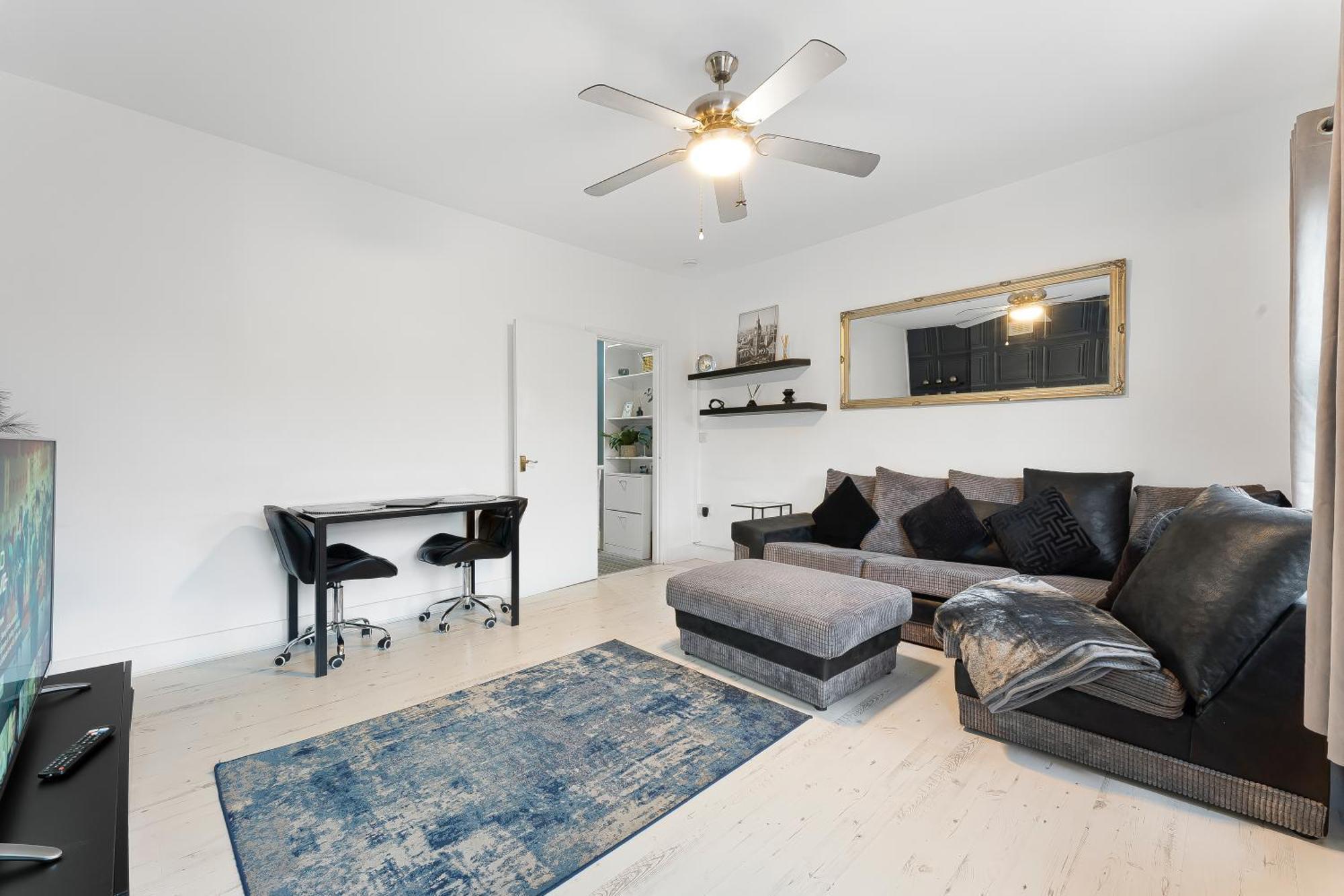 Spacious One Bedroom Private Flat In Brixton +wifi