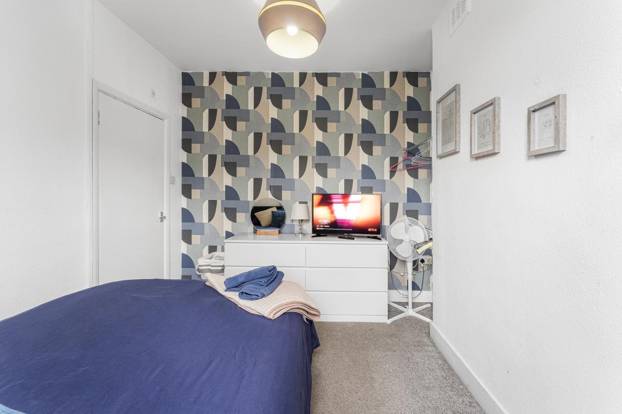 Spacious One Bedroom Private Flat In Brixton +wifi * London