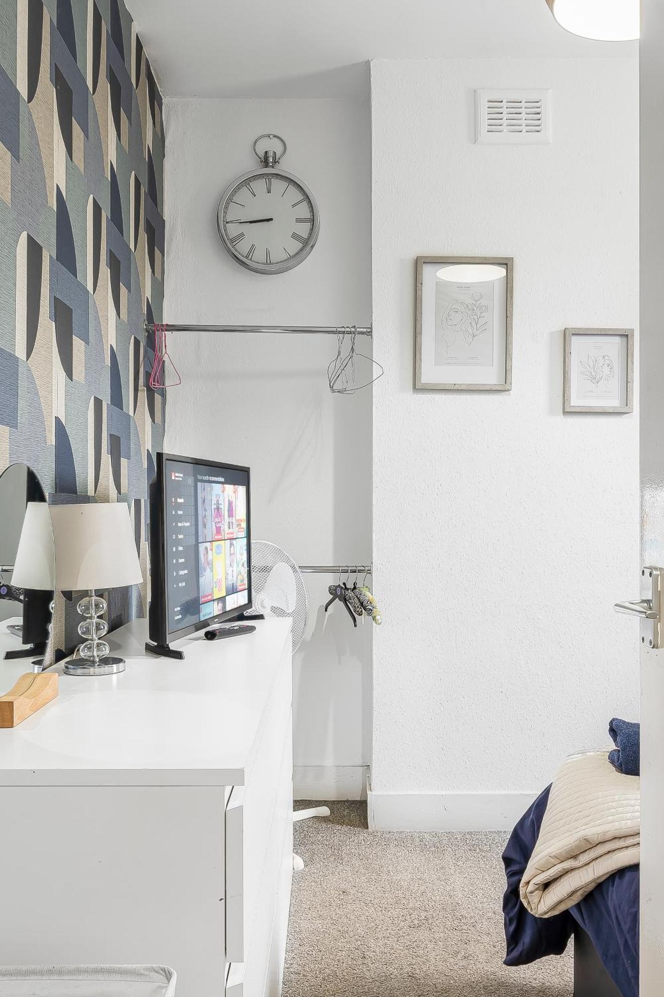 Spacious One Bedroom Private Flat In Brixton +wifi * London